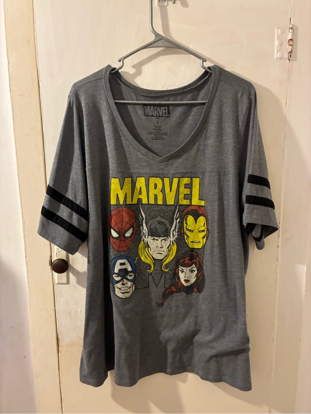 grey marvel comic T-shirt iron man black widow Sz 3 Thor Spider-Man